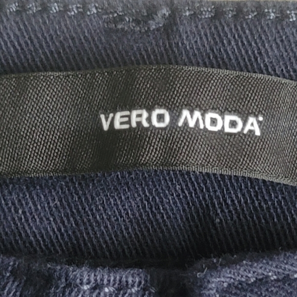 NWT Vero Moda Pedal Pusher Pants Size Size M in Dark Blue - Picture 11 of 11